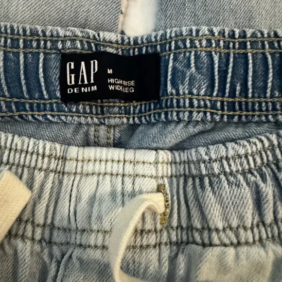 GAP Light Blue Women’s Denim Wide Leg High-Rise Pants. Size medium. - Picture 2 of 6